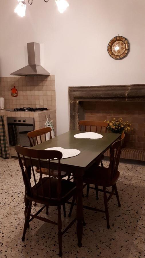 ブラッチャーノLa Casa Sotto Il Castelloアパートメント エクステリア 写真
