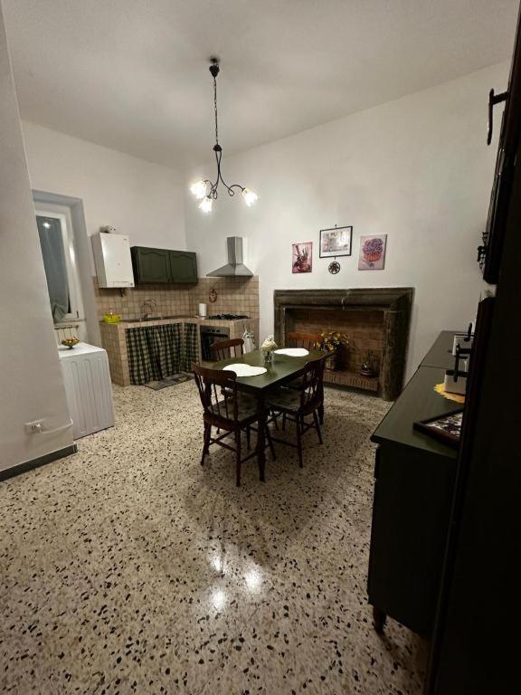 ブラッチャーノLa Casa Sotto Il Castelloアパートメント エクステリア 写真